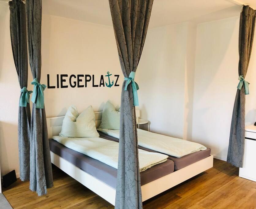 Zentrale Studio Wohnung In Emden Dış mekan fotoğraf