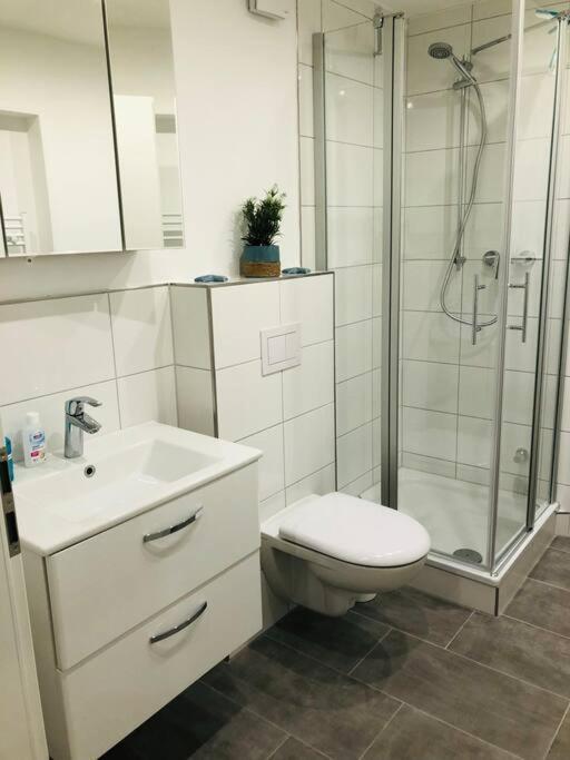 Zentrale Studio Wohnung In Emden Dış mekan fotoğraf